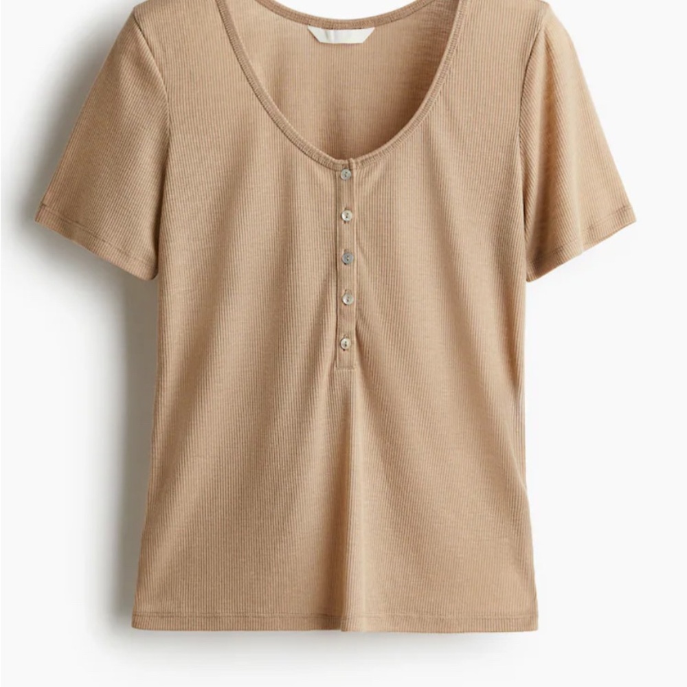 New H&M Tan Fitted Buttoned Short Sleeve Tee Beige/Tan Shirt Henley Rib Knit